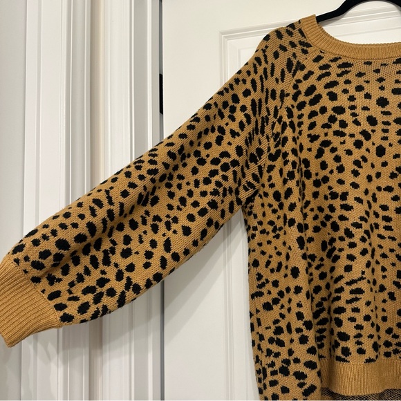 Spotted Sweater - Picture 2 of 4